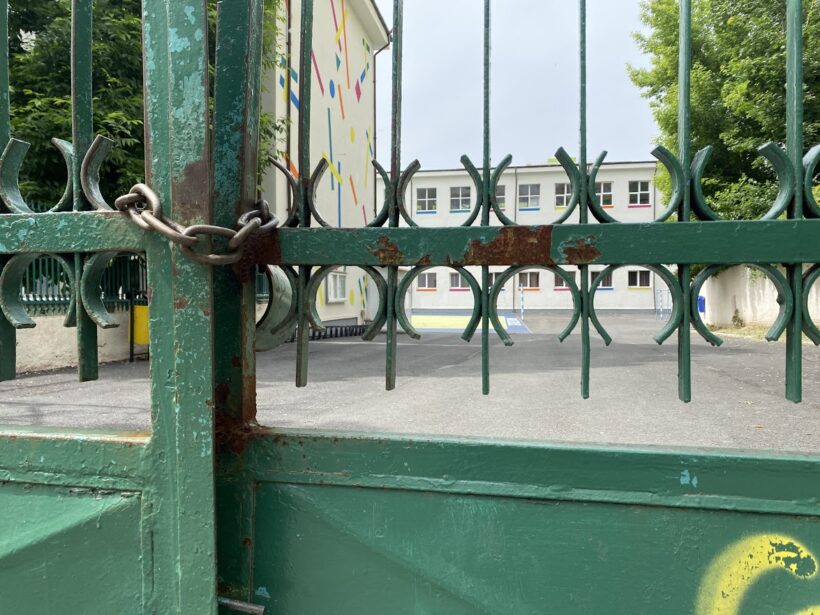 Inchidere scoli pe fondul crizei sanitare. Tot mai multe tari si regiuni europene au decis sa opreasca accesul elevilor in scoli.