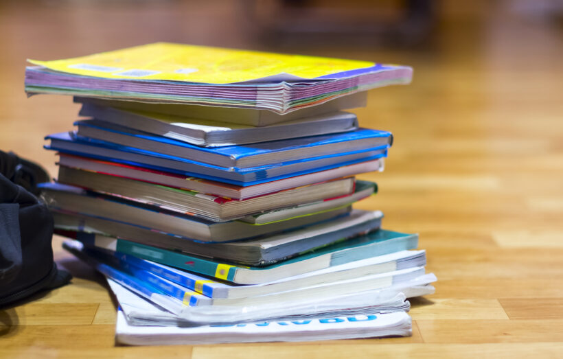 Licitația de manuale pentru clasa a VIII-a