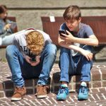 adolescenti telefon tehnologie