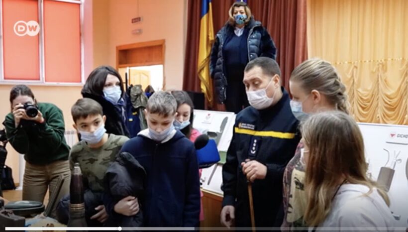 Ucraina-scoala, munitie