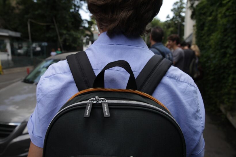 elev cu rucsac, elev plecare, elev protest, evaluarea nationala, incurcarea subiectelor la Evaluarea Națională